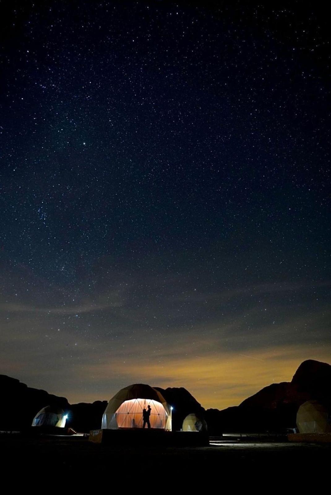 Wadi Rum Anwar Luxury Camp Bagian luar foto