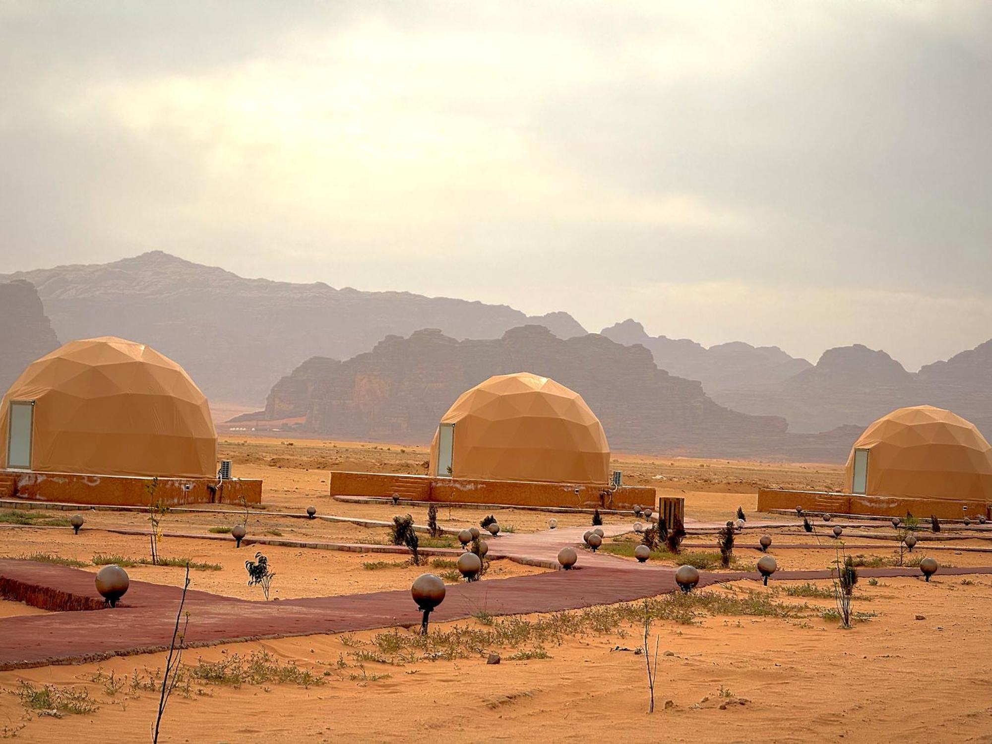 Wadi Rum Anwar Luxury Camp Bagian luar foto