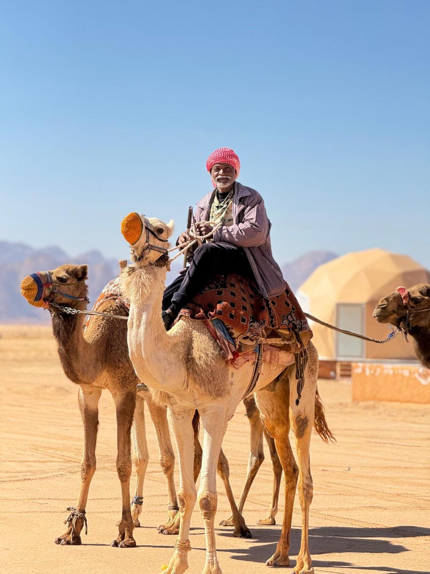 Wadi Rum Anwar Luxury Camp Bagian luar foto