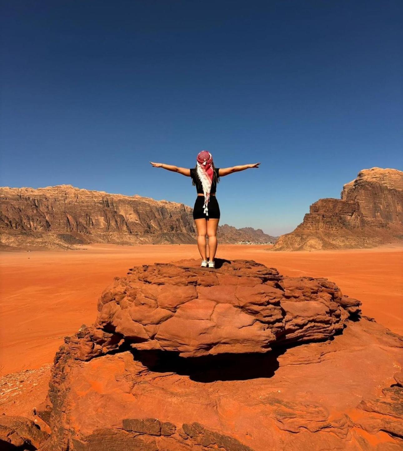 Wadi Rum Anwar Luxury Camp Bagian luar foto