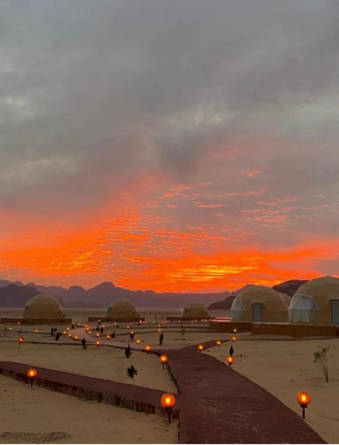 Wadi Rum Anwar Luxury Camp Bagian luar foto