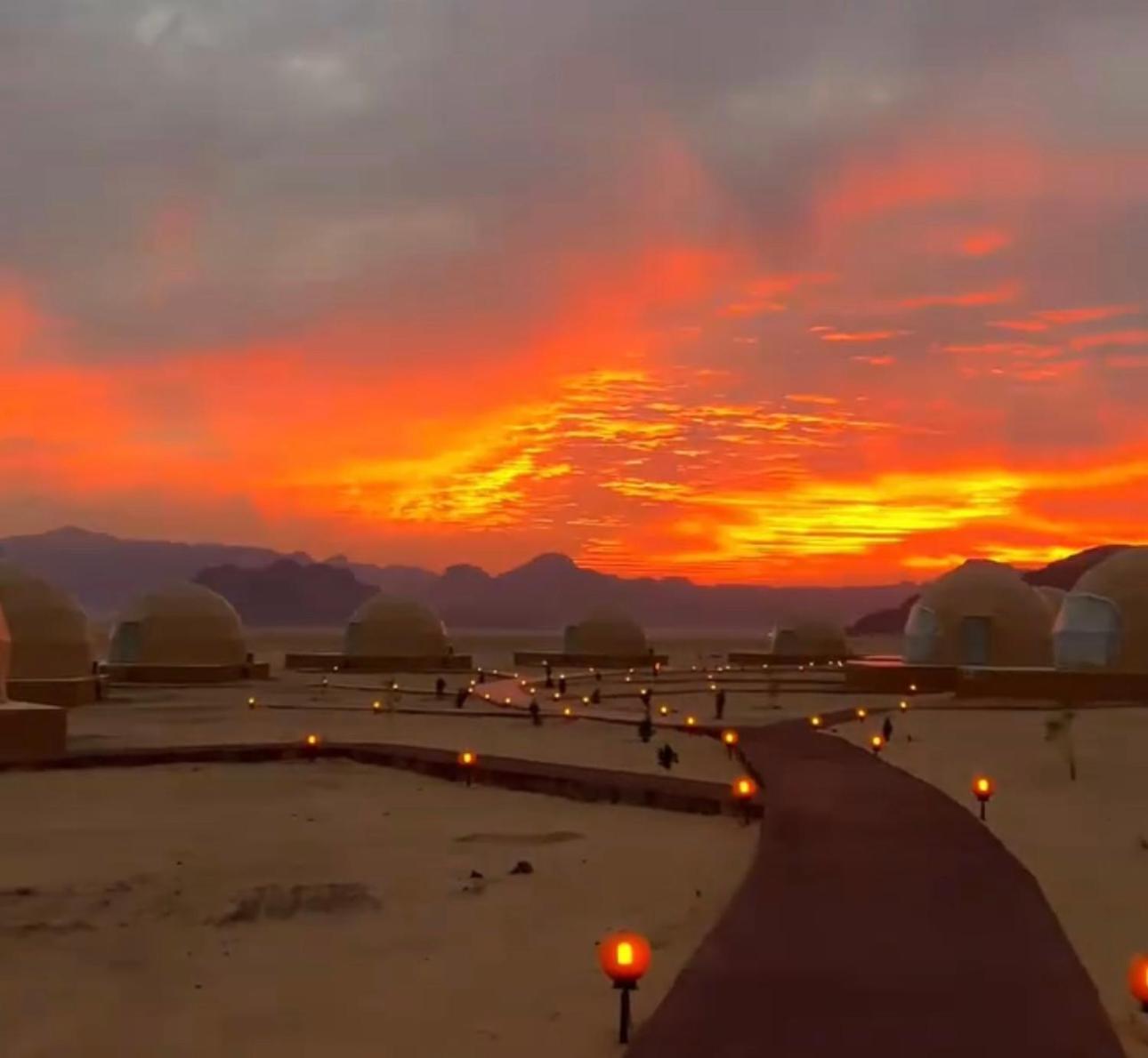 Wadi Rum Anwar Luxury Camp Bagian luar foto