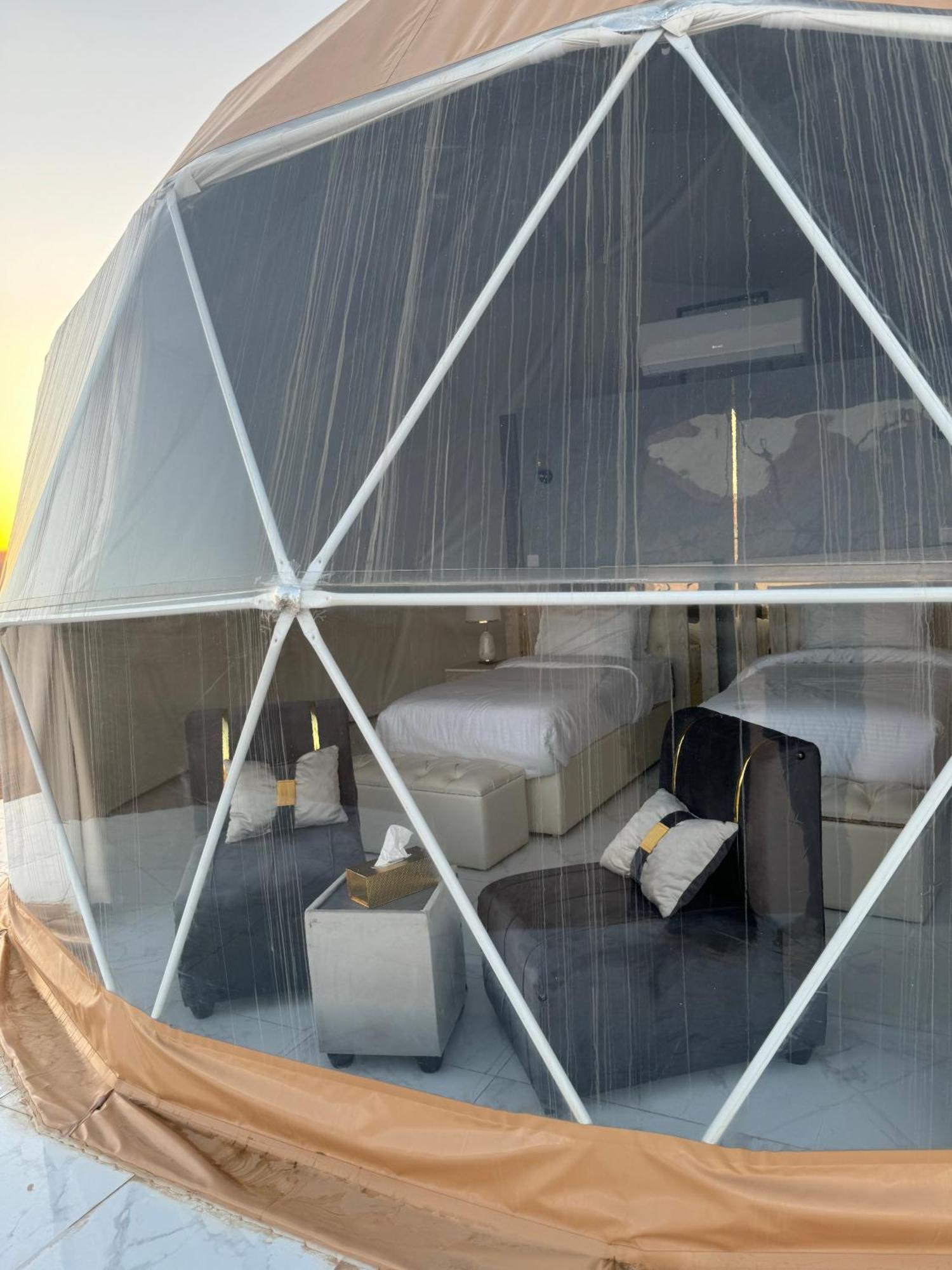Wadi Rum Anwar Luxury Camp Bagian luar foto