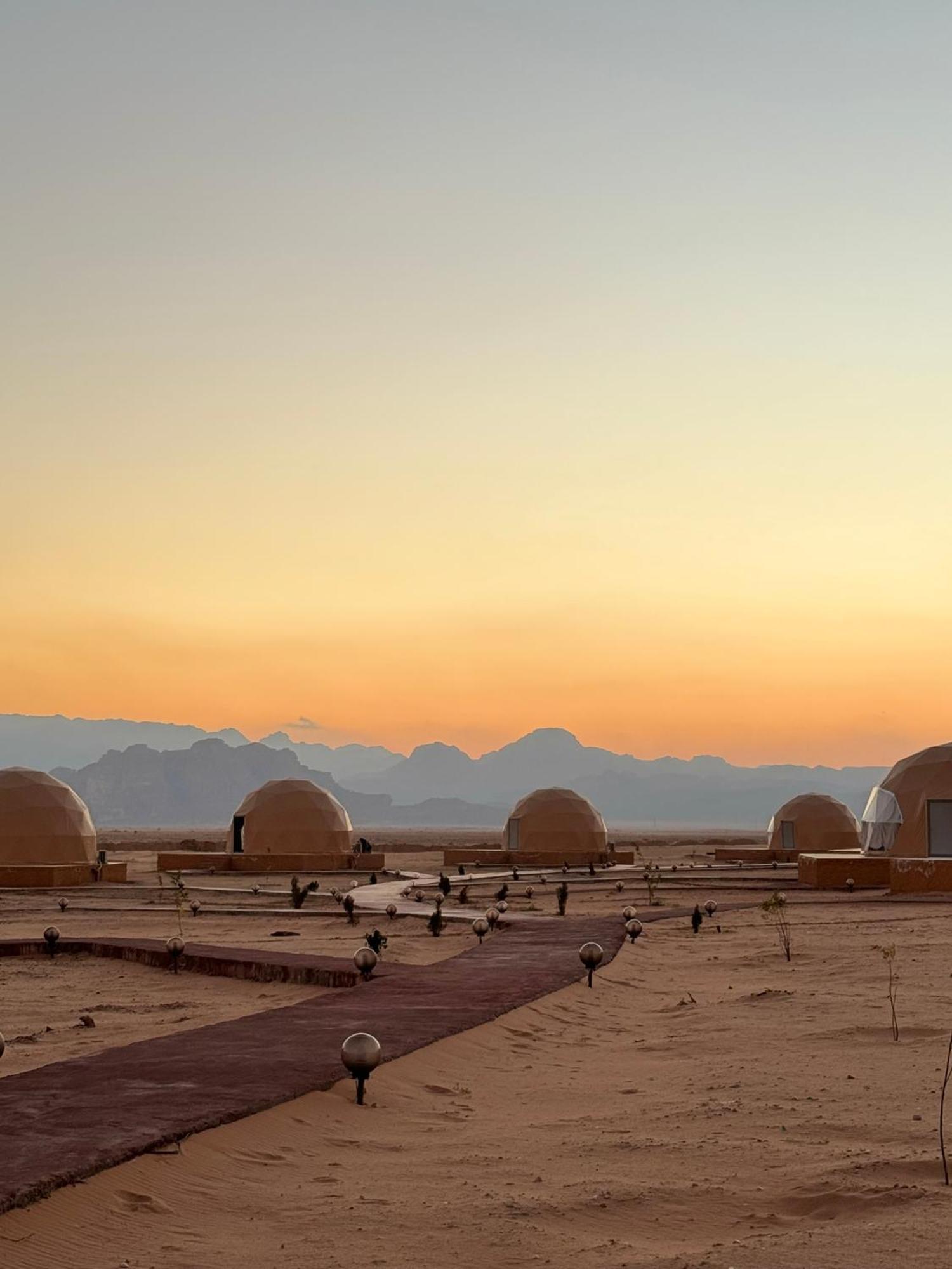Wadi Rum Anwar Luxury Camp Bagian luar foto