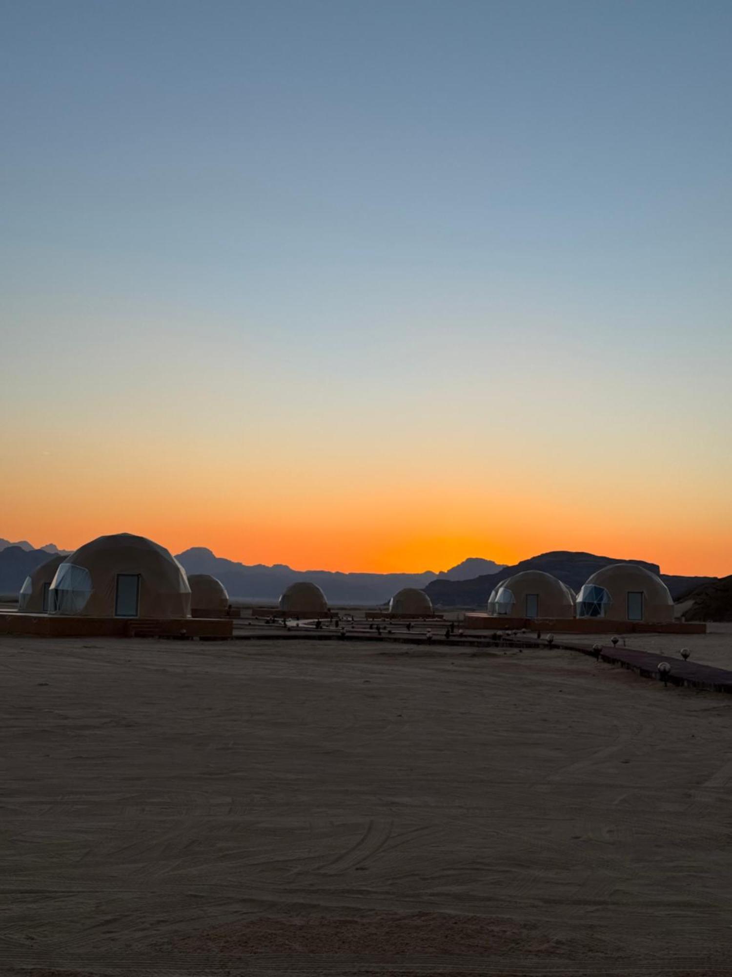 Wadi Rum Anwar Luxury Camp Bagian luar foto