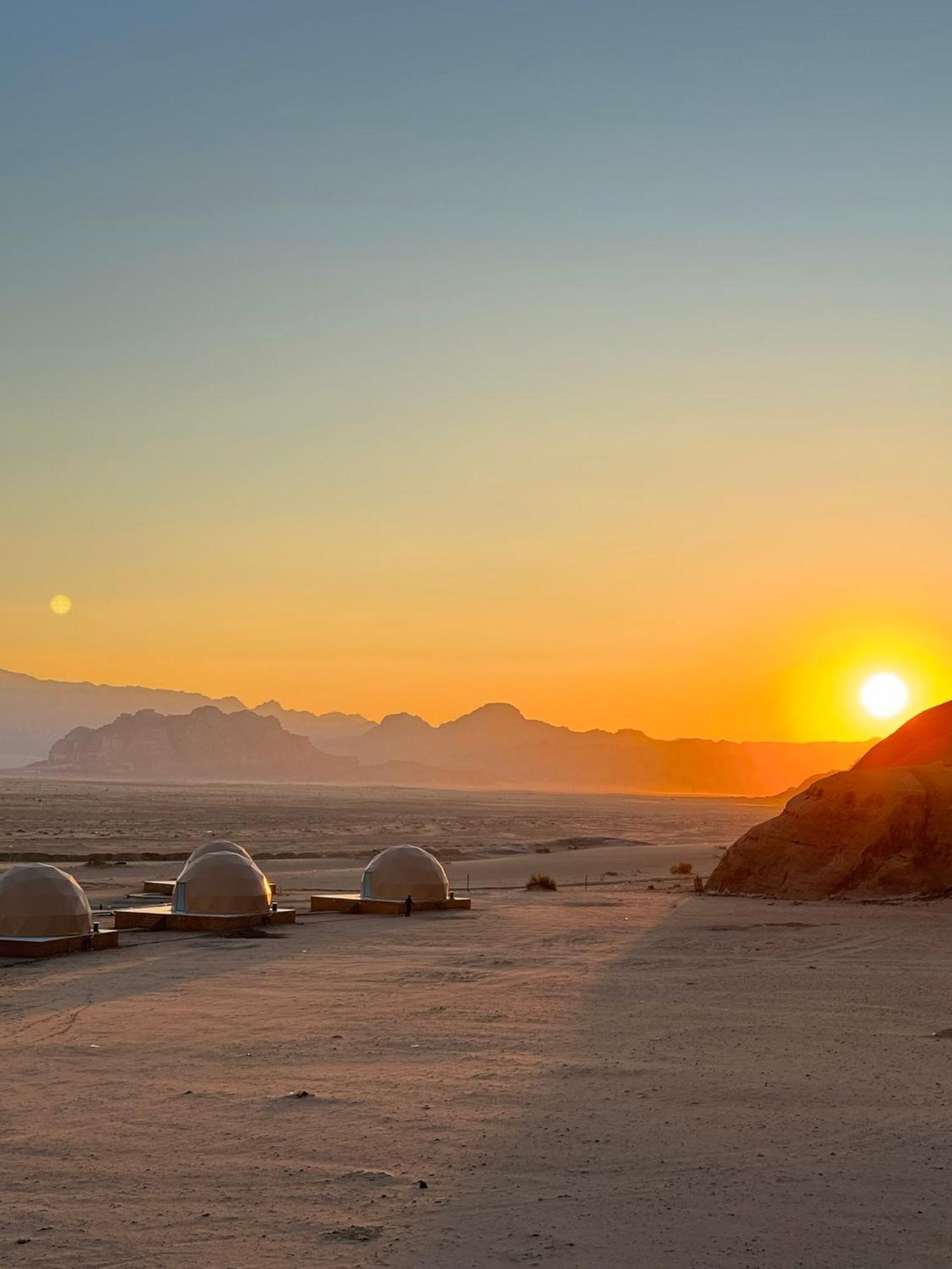 Wadi Rum Anwar Luxury Camp Bagian luar foto