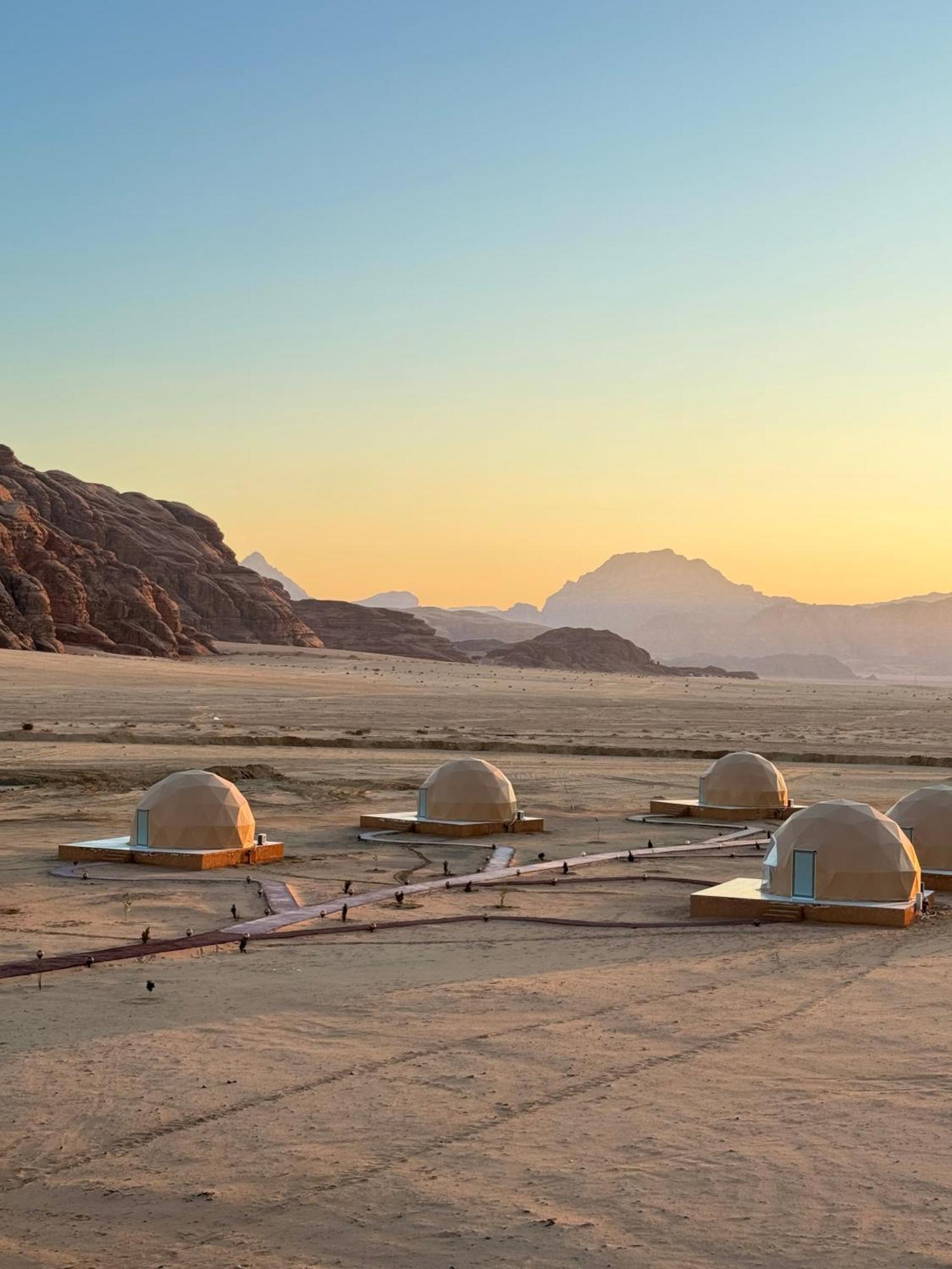 Wadi Rum Anwar Luxury Camp Bagian luar foto