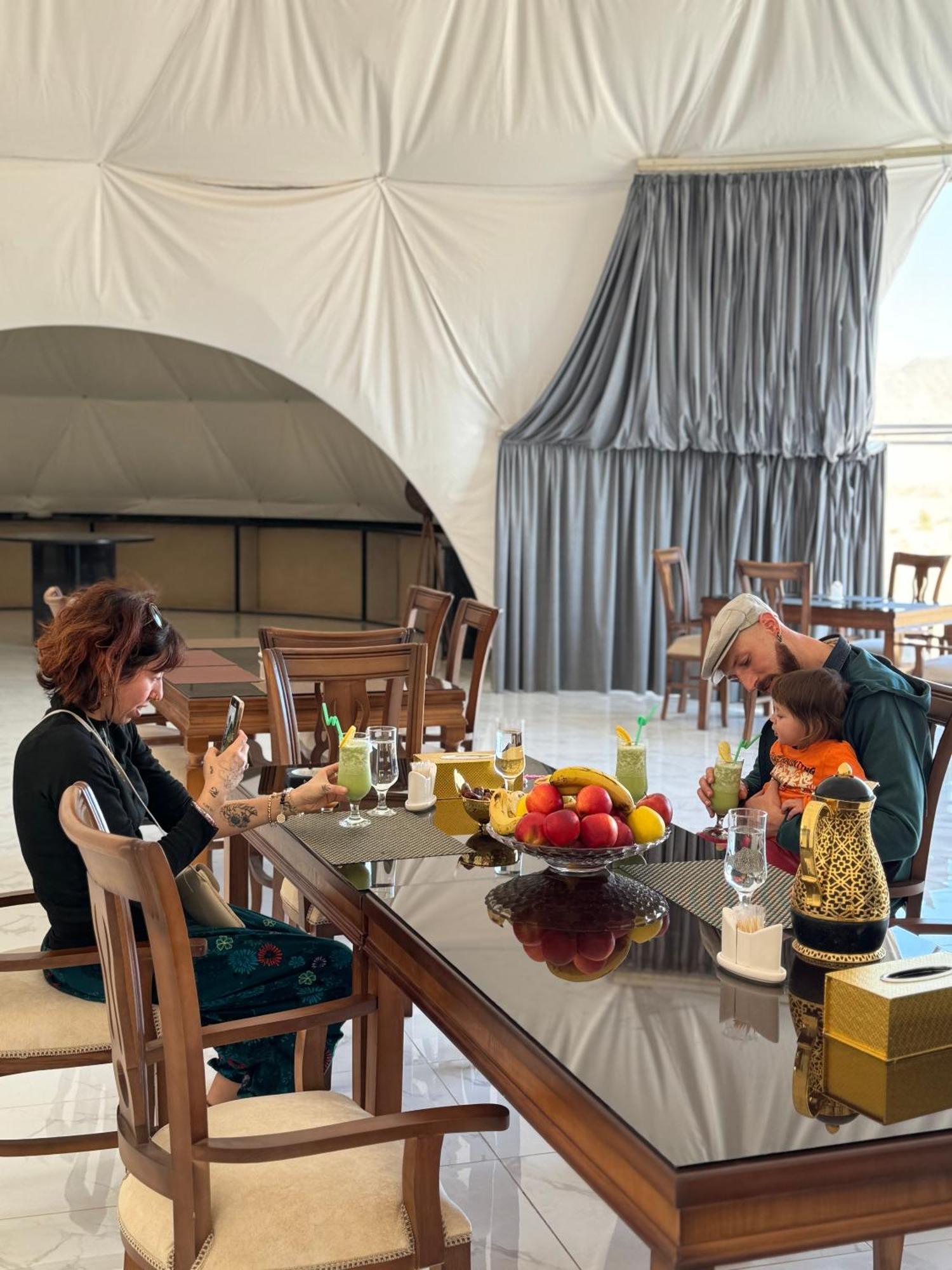 Wadi Rum Anwar Luxury Camp Bagian luar foto