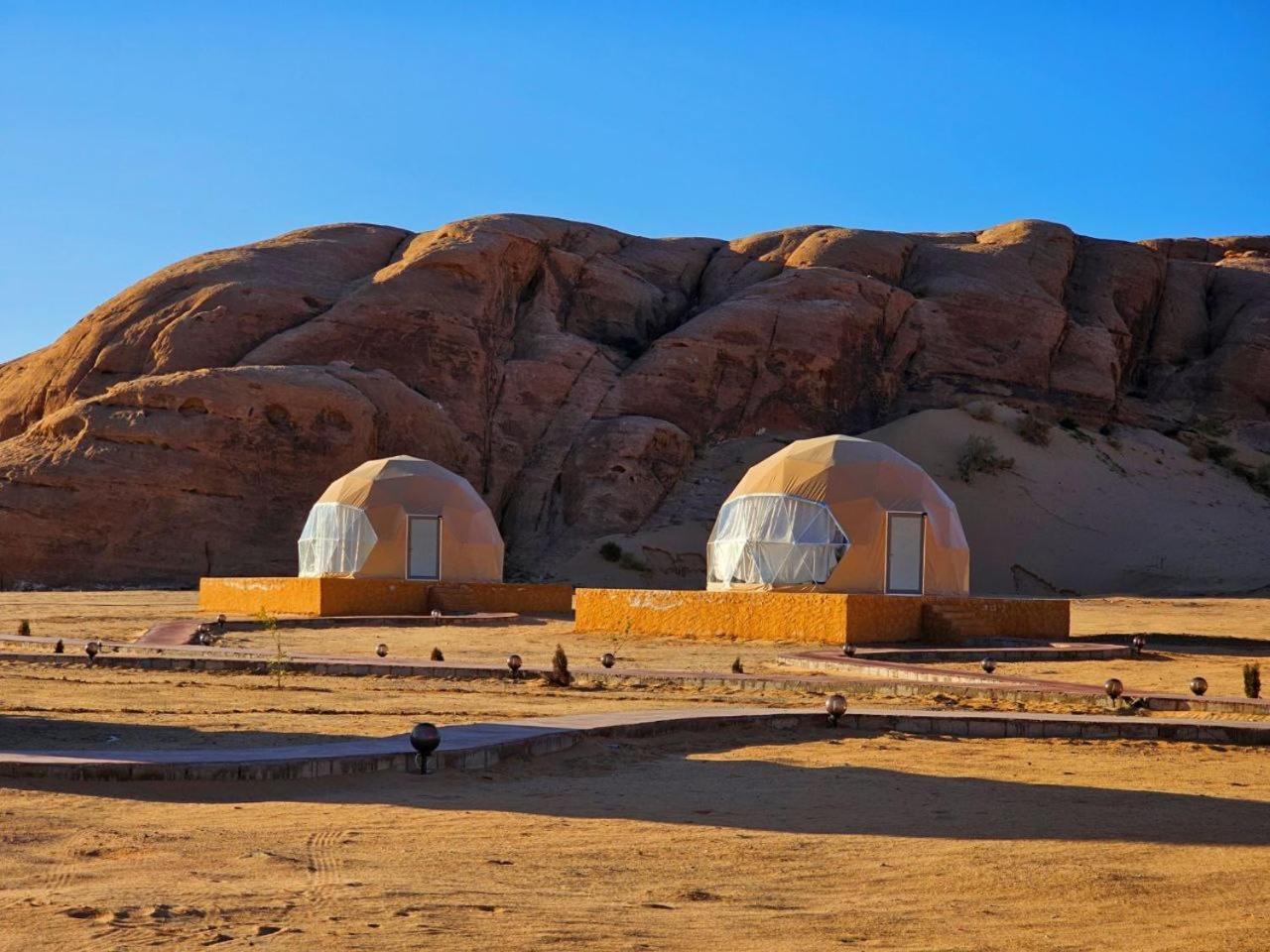 Wadi Rum Anwar Luxury Camp Bagian luar foto