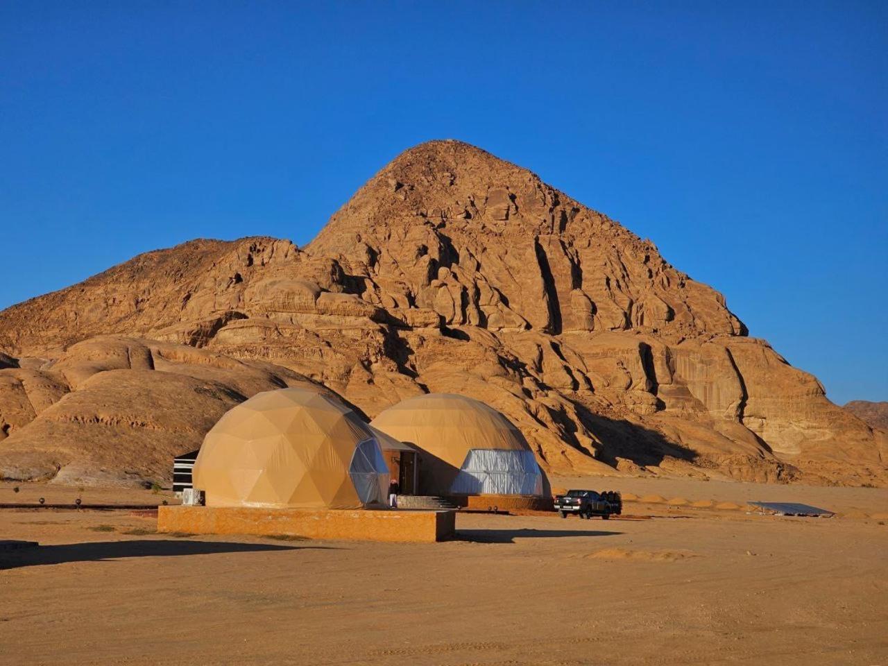 Wadi Rum Anwar Luxury Camp Bagian luar foto