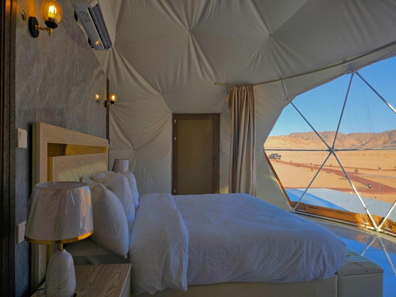 Wadi Rum Anwar Luxury Camp Bagian luar foto
